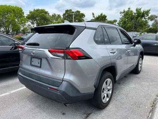 2020 Toyota RAV4 LE