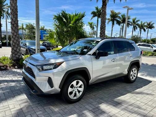 2020 Toyota RAV4 LE