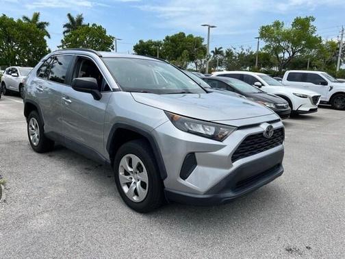 2020 Toyota RAV4 LE