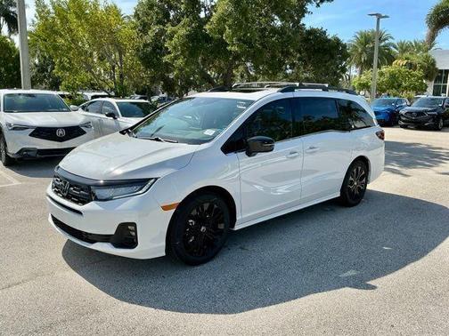 Platinum White Pearl 2026 Honda Odyssey Sport-L