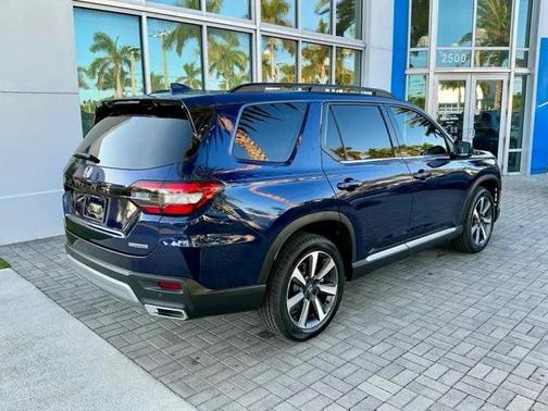 2023 Honda Pilot Touring 8-Passenger