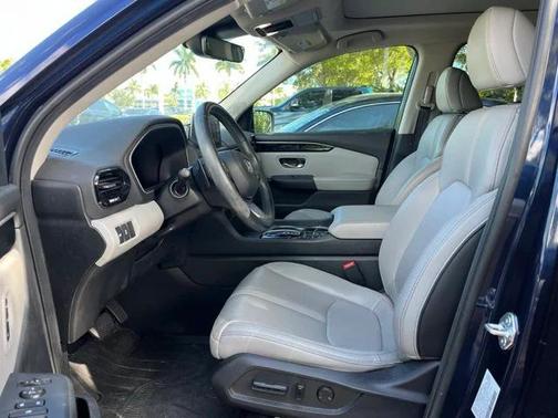 2023 Honda Pilot Touring 8-Passenger