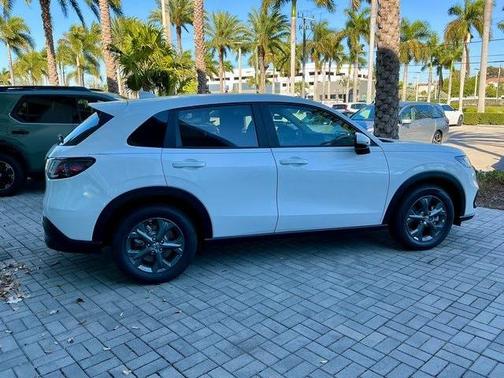 PLATINUM WHITE 2026 Honda HR-V LX