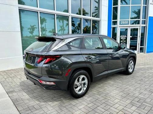 2024 Hyundai TUCSON SE