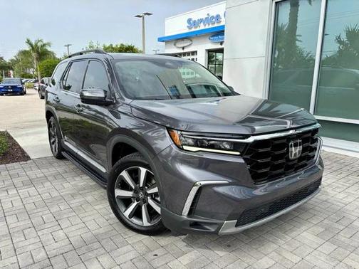 2023 Honda Pilot Touring 8-Passenger