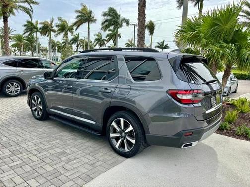 2023 Honda Pilot Touring 8-Passenger