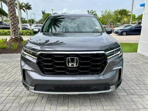 2023 Honda Pilot Touring 8-Passenger