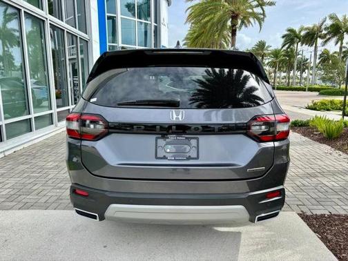 2023 Honda Pilot Touring 8-Passenger