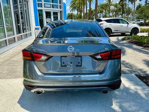 Gun Metallic 2021 Nissan Altima 2.5 SL
