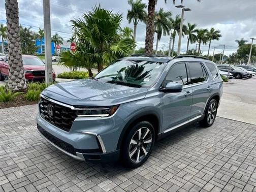 2023 Honda Pilot Touring 8-Passenger