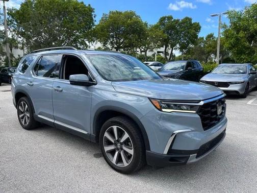 2023 Honda Pilot Touring 8-Passenger
