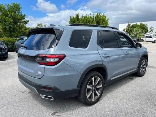2023 Honda Pilot Touring 8-Passenger