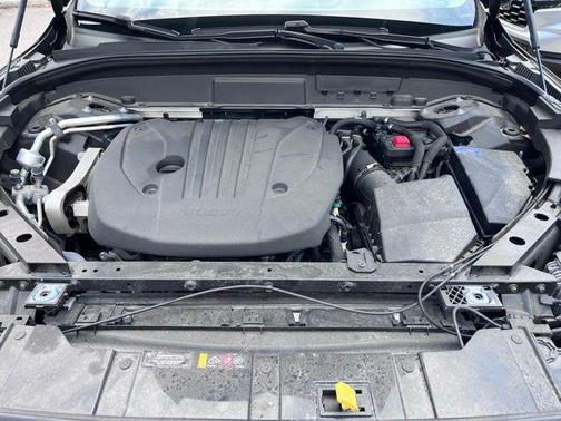 Onyx Black Metallic 2022 Volvo XC60 B5 Momentum