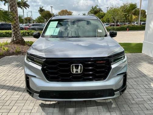 Lunar Silver 2024 Honda Pilot TrailSport