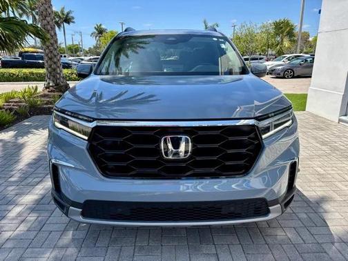 2023 Honda Pilot Touring 8-Passenger