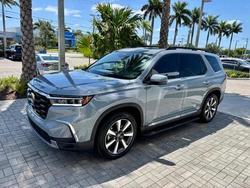 2023 Honda Pilot Touring 8-Passenger