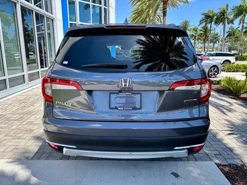 2022 Honda Pilot Touring 8-Passenger