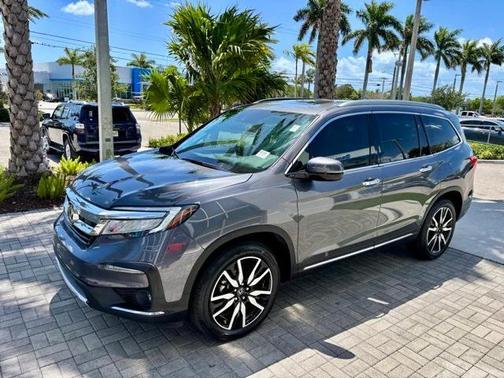 2022 Honda Pilot Touring 8-Passenger