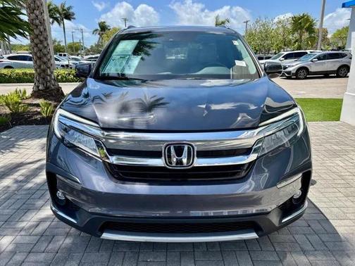 2022 Honda Pilot Touring 8-Passenger