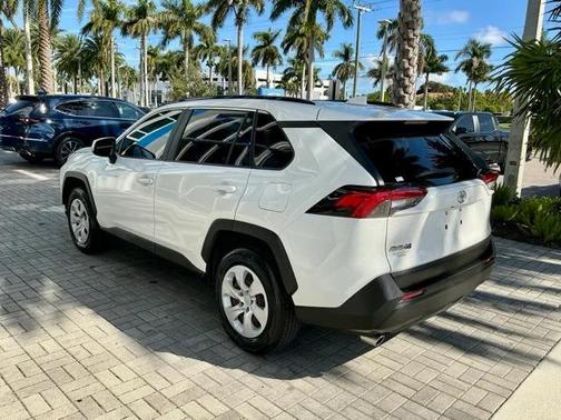 2021 Toyota RAV4 LE