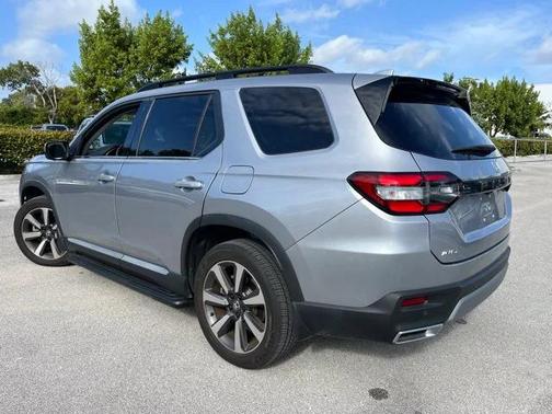 2023 Honda Pilot AWD Elite