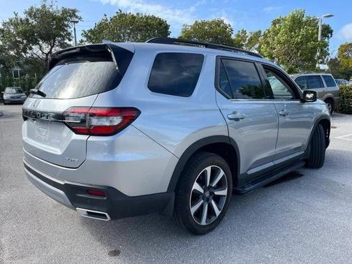 2023 Honda Pilot AWD Elite
