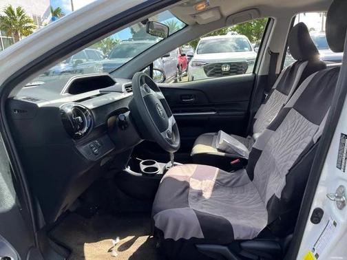 2015 Toyota Prius c Three