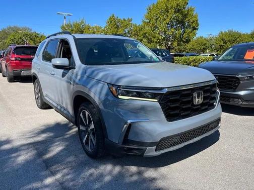 2023 Honda Pilot Touring 8-Passenger