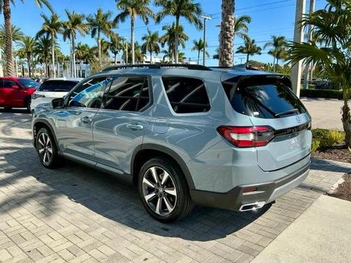 2023 Honda Pilot Touring 8-Passenger