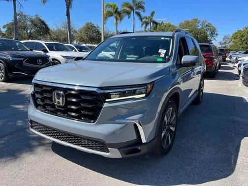 2023 Honda Pilot Touring 8-Passenger