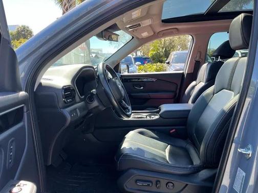 2023 Honda Pilot Touring 8-Passenger