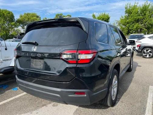2023 Honda Pilot 2WD LX