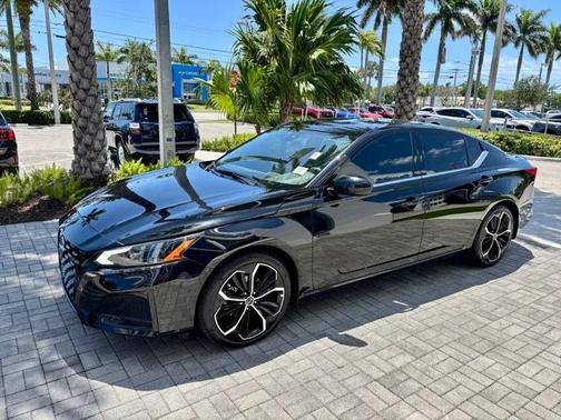 2023 Nissan Altima SR FWD