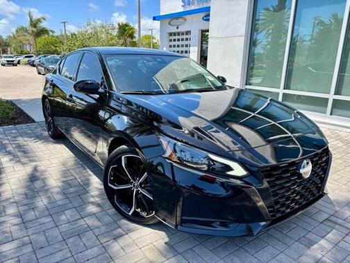 2023 Nissan Altima SR FWD