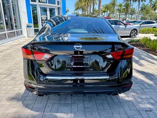 2023 Nissan Altima SR FWD