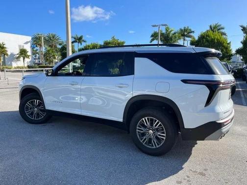 2024 Chevrolet Traverse LT