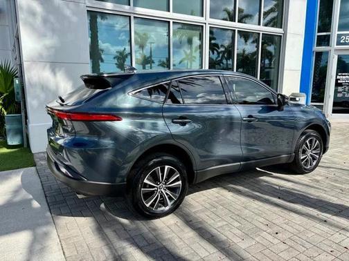 2022 Toyota Venza LE