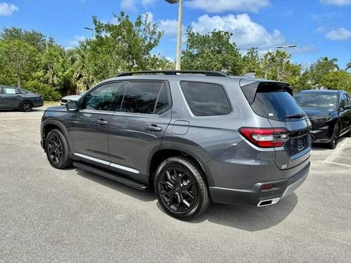 2025 Honda Pilot Touring 8-Passenger
