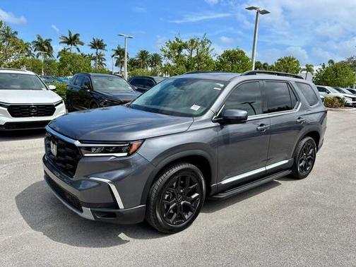2025 Honda Pilot Touring 8-Passenger
