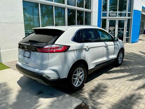 Oxford White 2021 Ford Edge SEL
