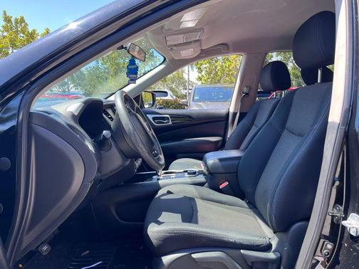 Magnetic Black 2018 Nissan Pathfinder S