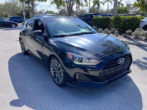 2020 Hyundai Veloster 2