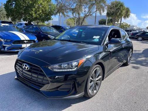 2020 Hyundai Veloster 2