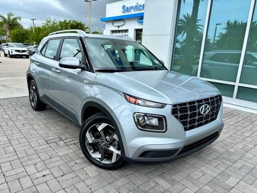2022 Hyundai VENUE SEL