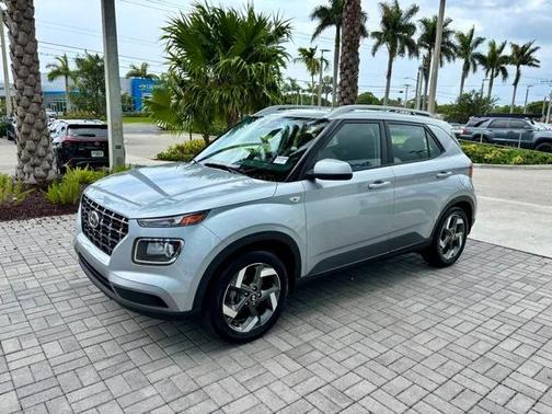 2022 Hyundai VENUE SEL