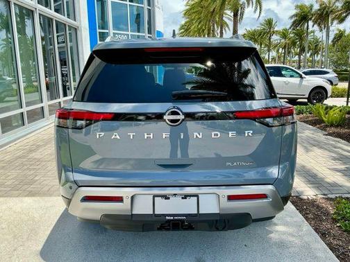 Boulder Gray Pearl 2024 Nissan Pathfinder Platinum FWD