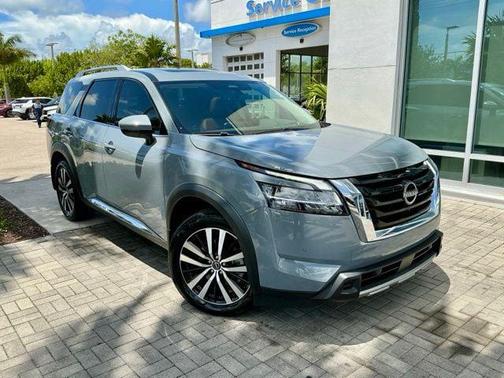 Boulder Gray Pearl 2024 Nissan Pathfinder Platinum FWD