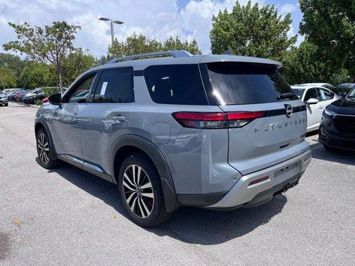 Boulder Gray Pearl 2024 Nissan Pathfinder Platinum FWD