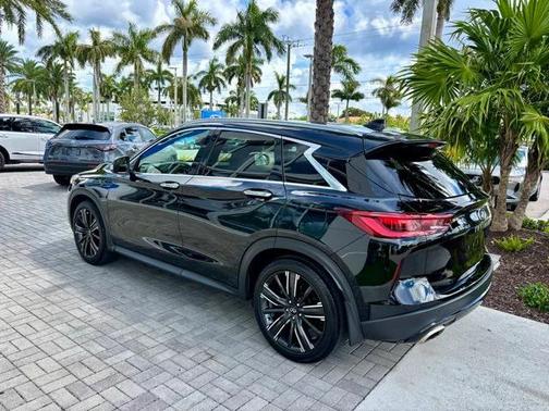 2022 INFINITI QX50 LUXE