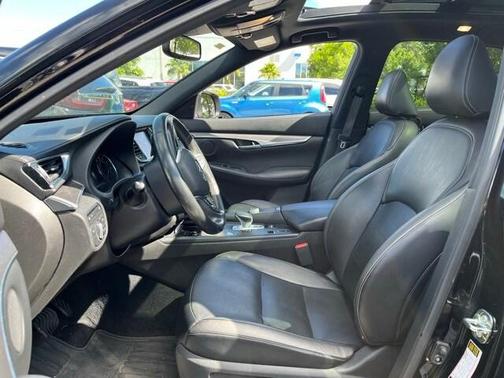 2022 INFINITI QX50 LUXE